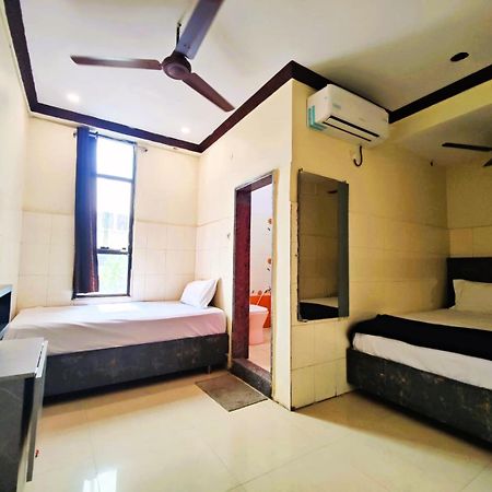 Hotel The Livin Residency à Visakhapatnam Extérieur photo