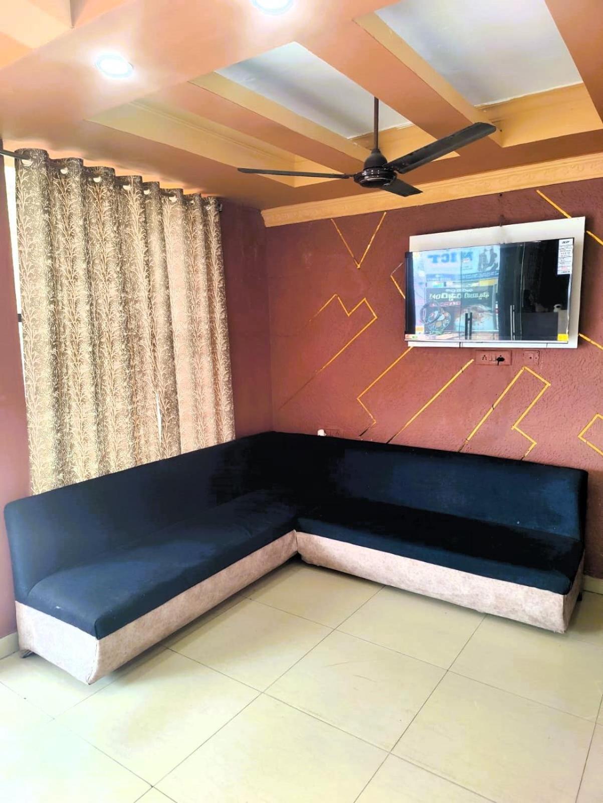 Hotel The Livin Residency à Visakhapatnam Extérieur photo