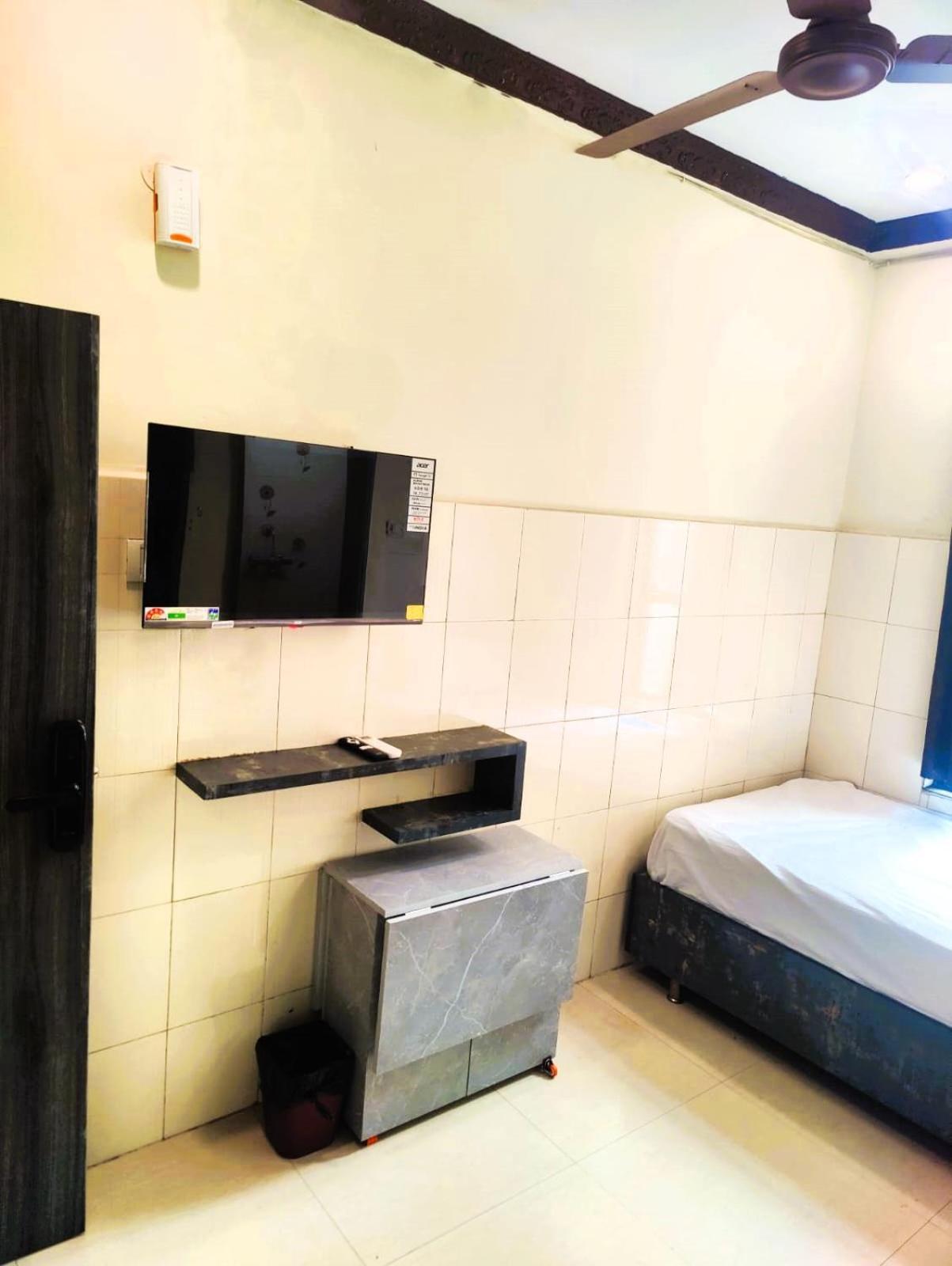 Hotel The Livin Residency à Visakhapatnam Extérieur photo